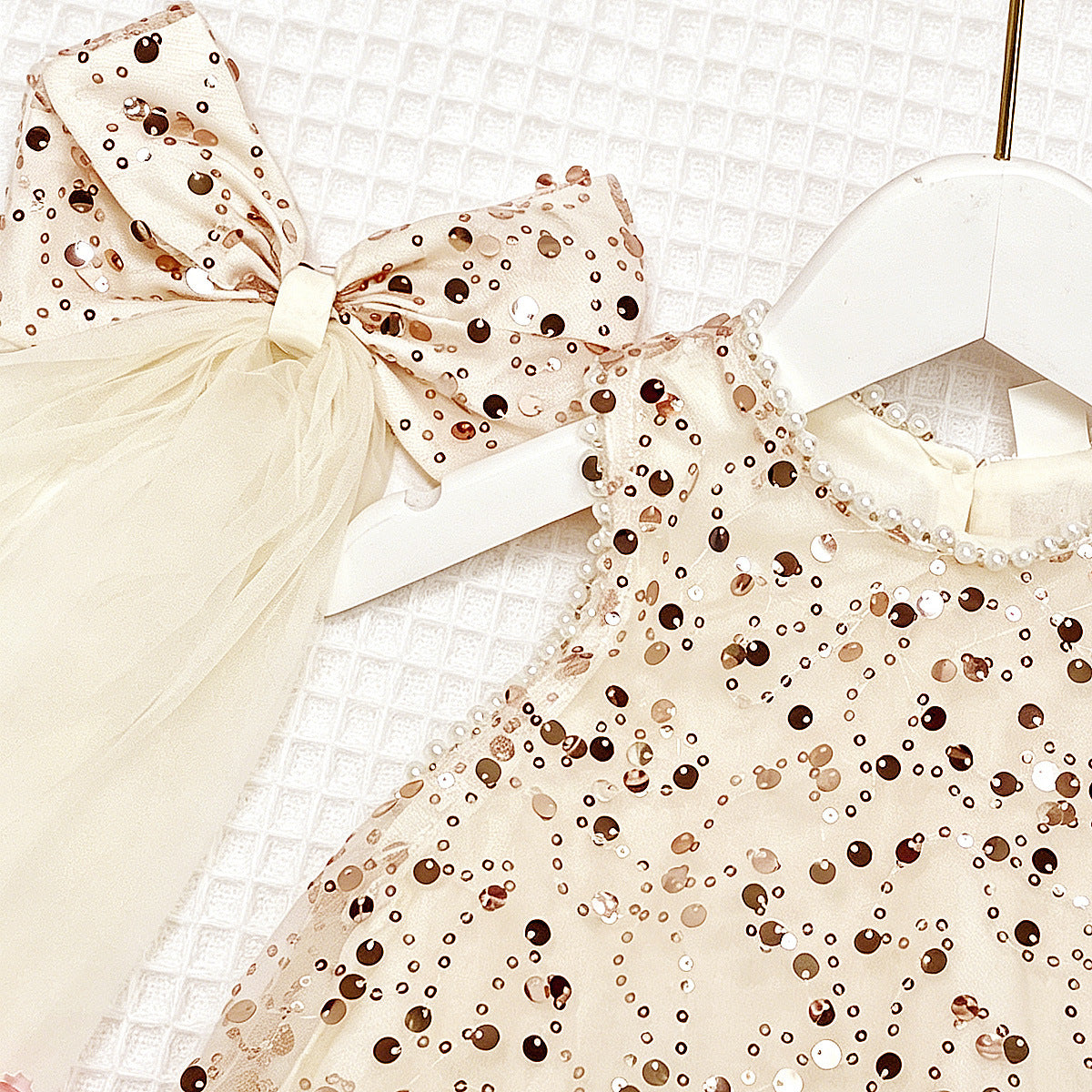 Chic Kids Dress with Rhinestones, Sleeveless Heart Neckline, A-Line, Party Dress for Girls, Includes Hair Clip - BsBuy