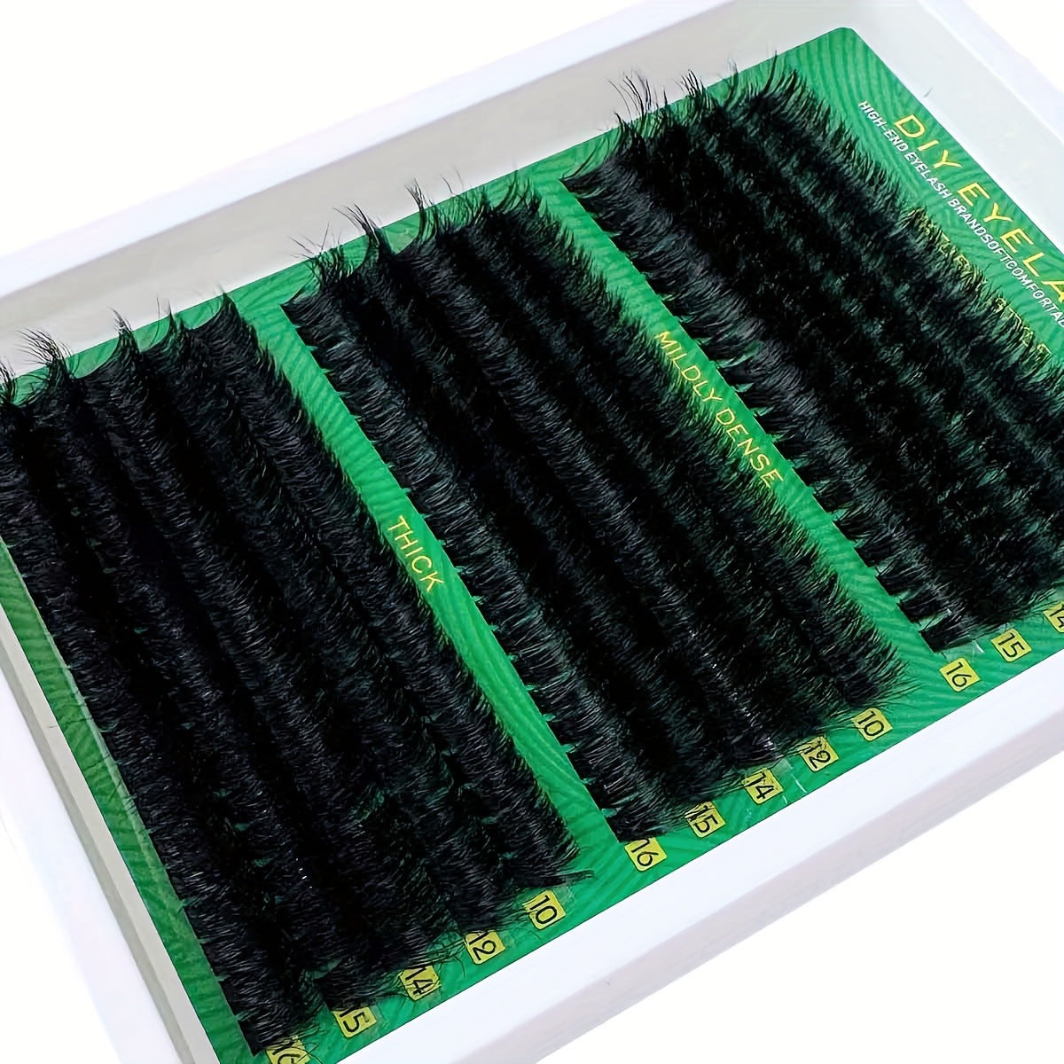 Voluminous and fluffy false eyelashes with soft fibers at the outer corners of eyes