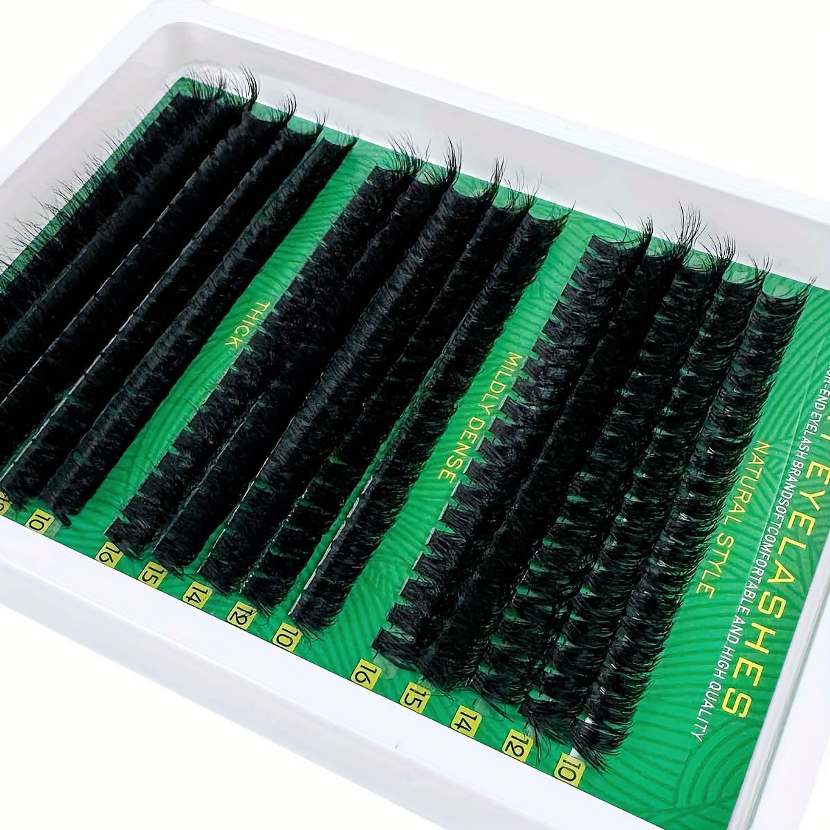 Voluminous and fluffy false eyelashes with soft fibers at the outer corners of eyes