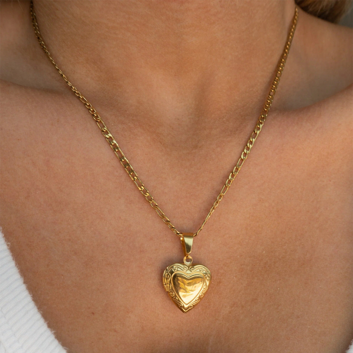 Natural Pearl Necklace Stainless Steel Layered Chain Heart Clasp Shell Pendant